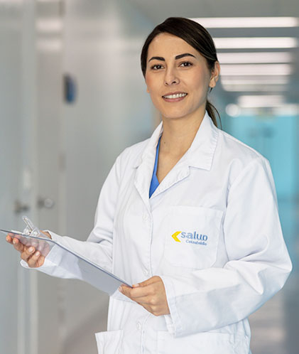 medica de salud colsubsidio sonriendo